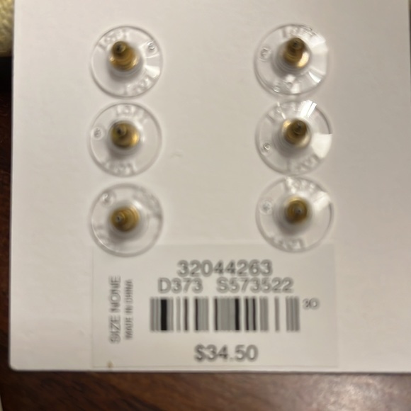 Set of Gold Earrings - Picture 5 of 5